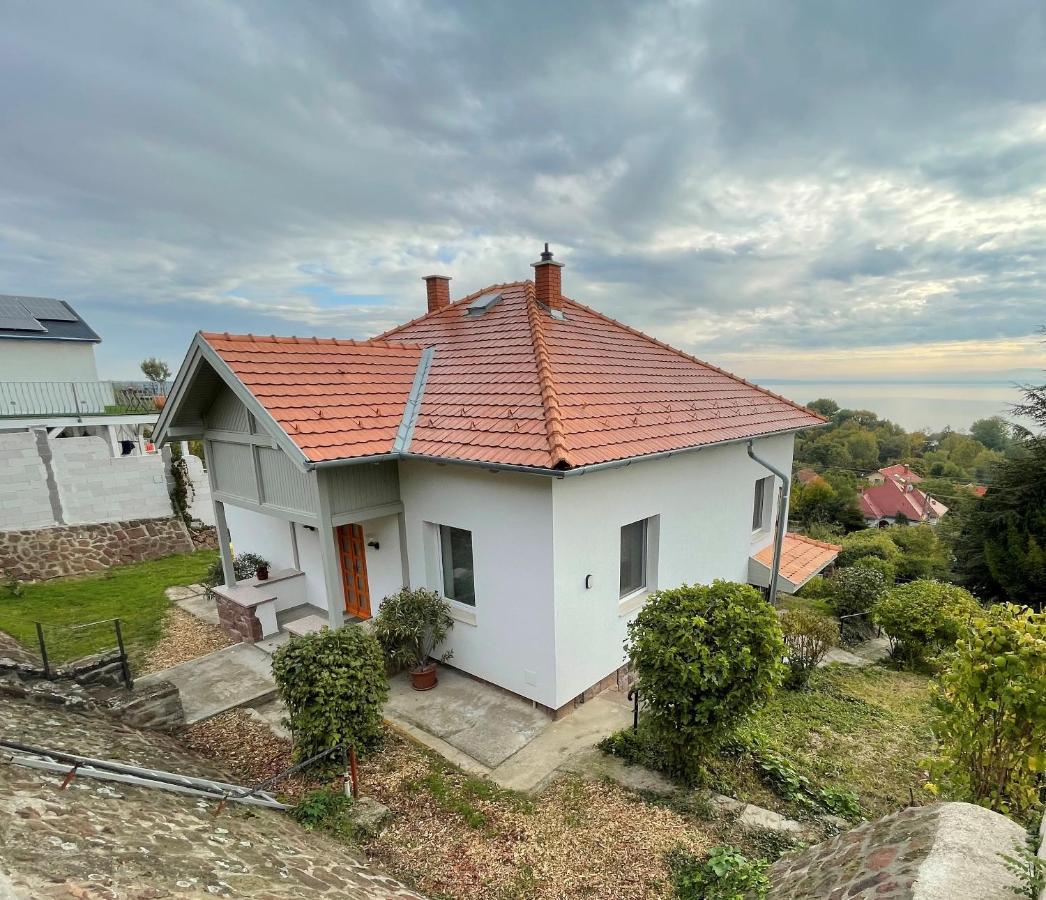 Belvárosi ház gyönyörű panorámával Balatonalmádi Exterior foto