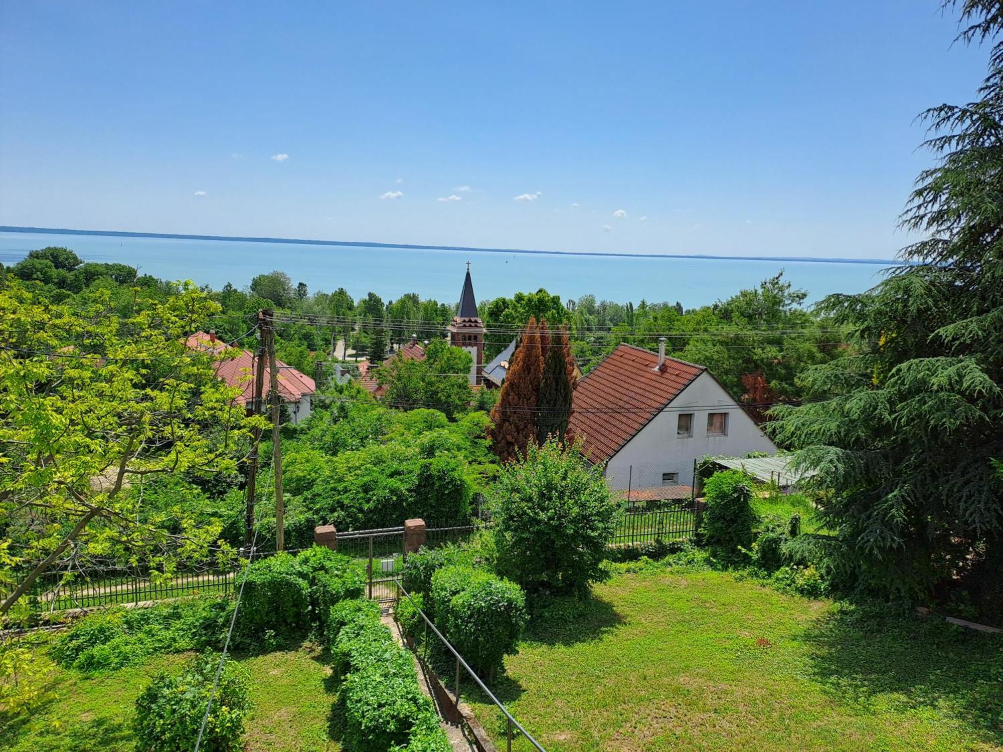 Belvárosi ház gyönyörű panorámával Balatonalmádi Exterior foto